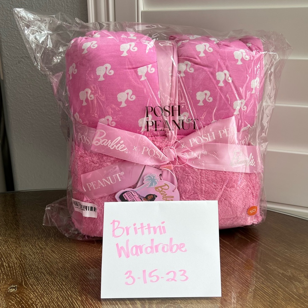 New Posh Peanut x Barbie luxe plush glitter Patoo